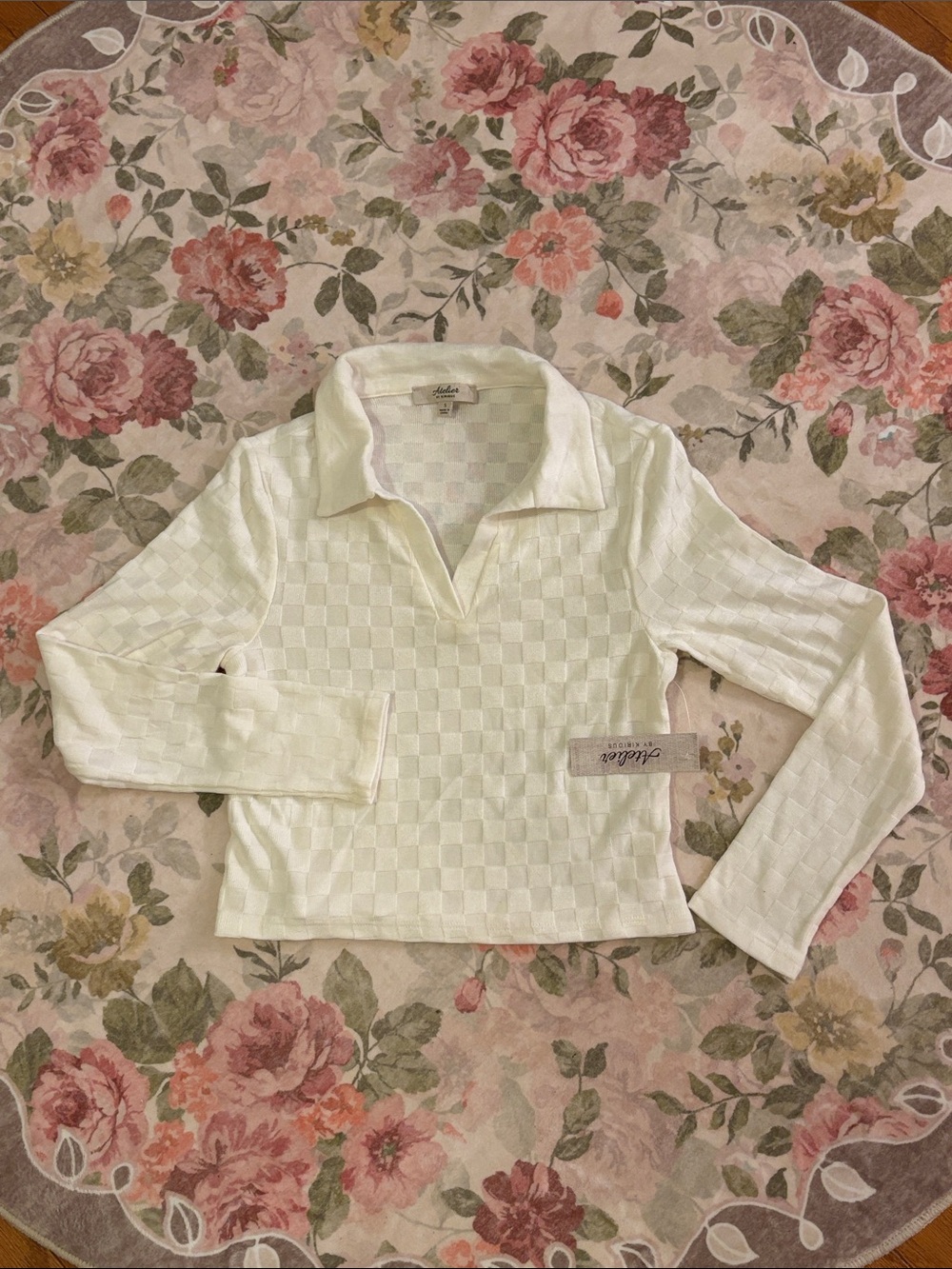 Womenโs Cream V-Neck Long Sleeve Checker Knit Sweater